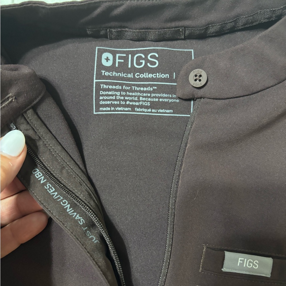 Figs expresso brown scrub set!